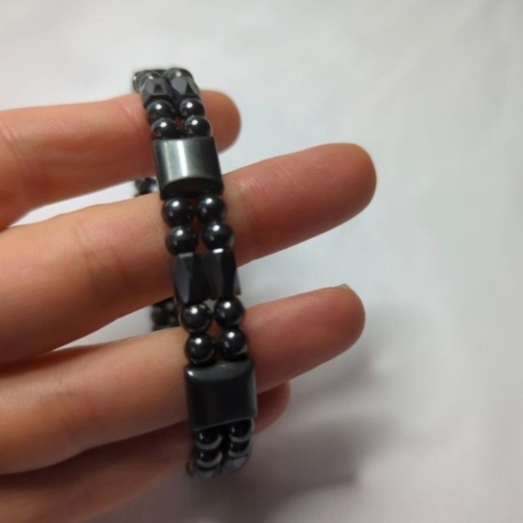 Magnetic Hematite Bracelet - Picture 4 of 6
